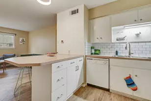 803 W 28th St, Austin, TX 78705 - Photo 7