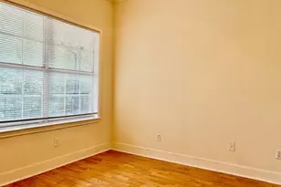 2100 San Gabriel St, Austin, TX 78705 - Photo 11