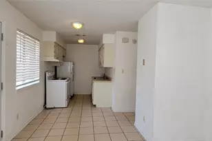 530 W Hopkins St, San Marcos, TX 78666 - Photo 7