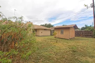 1804 Cedarlawn St, Taylor, TX 76574 - Photo 27