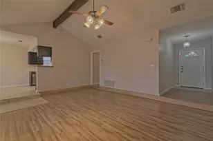 1804 Cedarlawn St, Taylor, TX 76574 - Photo 5