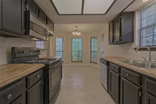 1804 Cedarlawn St, Taylor, TX 76574 - Photo 13