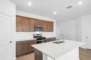 385 San Juan Trl, Bastrop, TX 78602 - Photo 11