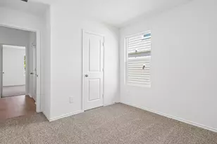 385 San Juan Trl, Bastrop, TX 78602 - Photo 17