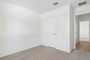 385 San Juan Trl, Bastrop, TX 78602 - Photo 13