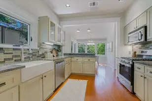 617 Oakland Ave, Austin, TX 78703 - Photo 3