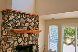 105 Meadow Dr, Georgetown, TX 78633 - Photo 3