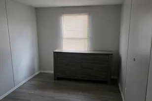 1113 Colorado St, Smithville, TX 78957 - Photo 11