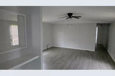 1113 Colorado Street #10, Smithville, TX 78957 - Photo 5