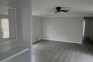 1113 Colorado St, Smithville, TX 78957 - Photo 5