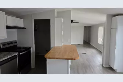 1113 Colorado Street #10, Smithville, TX 78957 - Photo 9