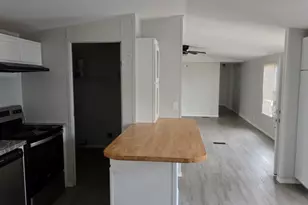 1113 Colorado St, Smithville, TX 78957 - Photo 9