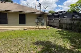 1209 Armadillo Rd, Austin, TX 78745 - Photo 15