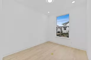 1805 Crimson Sunset Dr, Georgetown, TX 78628 - Photo 3