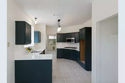 8001 Boneta Trail, Austin, TX 78729 - Photo 9