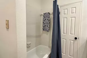 2910 Edgewater Dr, Austin, TX 78733 - Photo 39