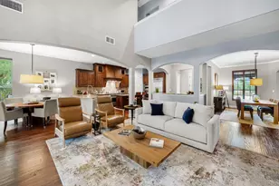 208 SANTALUZ Ln, Austin, TX 78732 - Photo 5