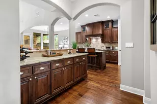 208 SANTALUZ Ln, Austin, TX 78732 - Photo 11