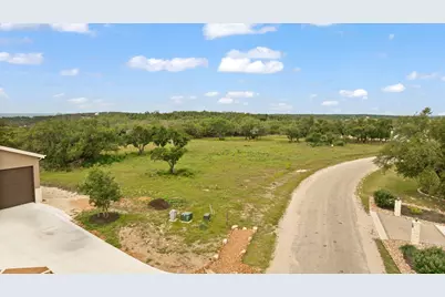 120 Trophy Oak Point, Fredericksburg, TX 78624 - Photo 3