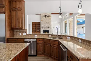 14916 Flat Top Ranch Rd, Austin, TX 78732 - Photo 13