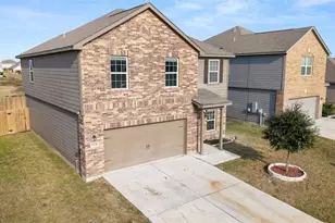 18524 Speculator Ln, Elgin, TX 78621 - Photo 5