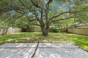 2015 Fair Oaks Dr, Austin, TX 78745 - Photo 33