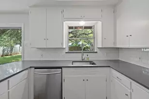 2015 Fair Oaks Dr, Austin, TX 78745 - Photo 17