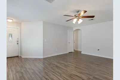 1429 Poppy Seed Lane, Austin, TX 78741 - Photo 3
