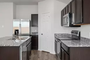 153 McNamara Ct, Jarrell, TX 76537 - Photo 5