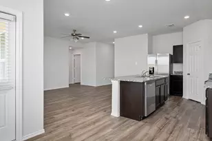 153 McNamara Ct, Jarrell, TX 76537 - Photo 9