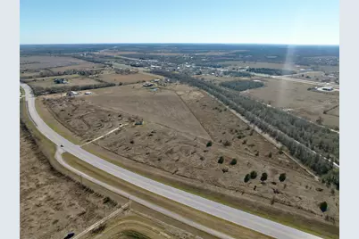 2747 21 E Highway E, Paige, TX 78659 - Photo 3