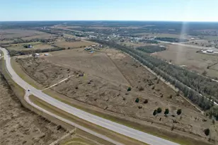 2747 21 E Hwy E, Paige, TX 78659 - Photo 1