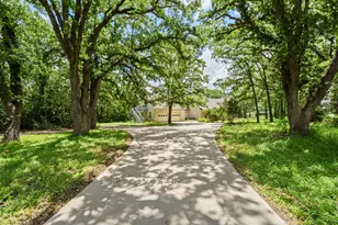 272 Old Coach Ln, Elgin, TX 78621 - Photo 5