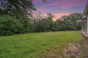 272 Old Coach Ln, Elgin, TX 78621 - Photo 3
