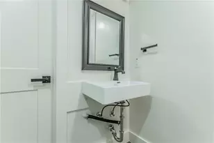 601 E 50th St, Austin, TX 78751 - Photo 9