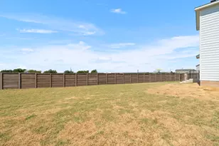 424 Marty Allen Loop, Jarrell, TX 76537 - Photo 11