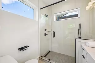 513 W Odell St, Austin, TX 78752 - Photo 19