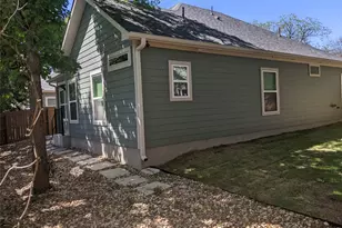 906 Kate St, Lockhart, TX 78644 - Photo 15