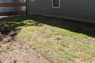 906 Kate St, Lockhart, TX 78644 - Photo 13