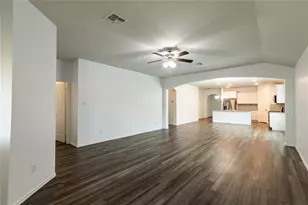 209 Reagor Dr, Taylor, TX 76574 - Photo 9