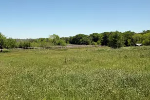 1023 Sierra Dr, Lockhart, TX 78644 - Photo 7