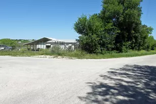 1023 Sierra Dr, Lockhart, TX 78644 - Photo 21