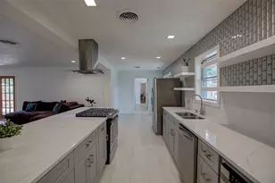1610 Pecan St, Georgetown, TX 78626 - Photo 13