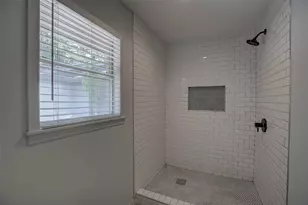 1610 Pecan St, Georgetown, TX 78626 - Photo 35