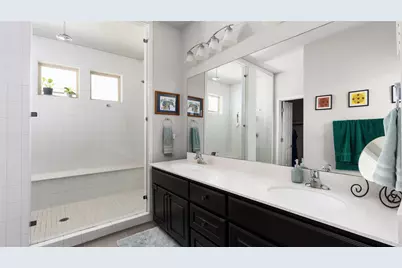 1511 Lawrence Street, Austin, TX 78741 - Photo 15