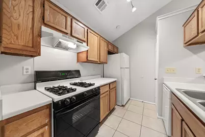 411 Greenlawn Boulevard, Round Rock, TX 78664 - Photo 11
