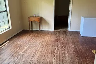 810 Pine Valley Loop, Smithville, TX 78957 - Photo 15