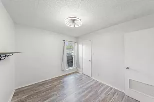 2401 Manor Rd, Austin, TX 78722 - Photo 13