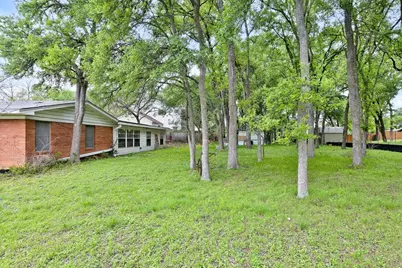 2707 Princeton Drive, Austin, TX 78741 - Photo 29