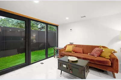 2416 E 10th Street, Austin, TX 78702 - Photo 25